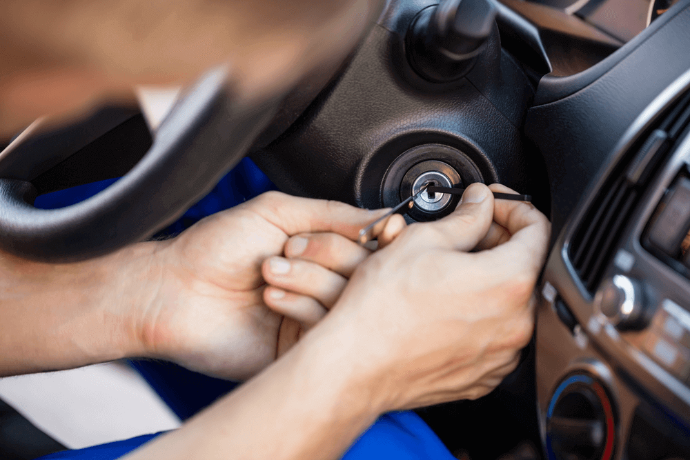 Automotive locksmith